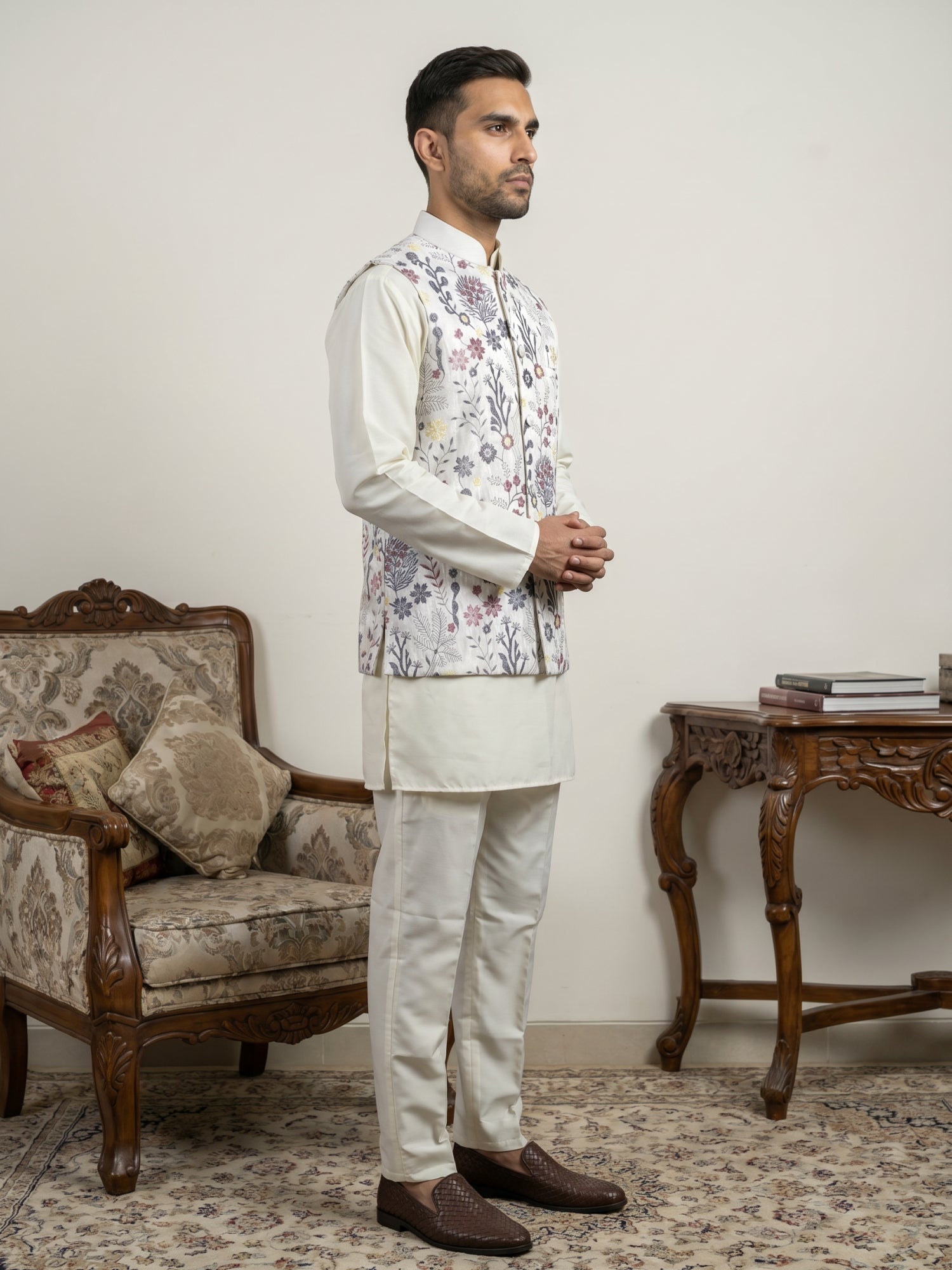 DesiQlo Men Embroidered Nehru Jacket and Kurta Pyjama S - JOKPWC_5586W