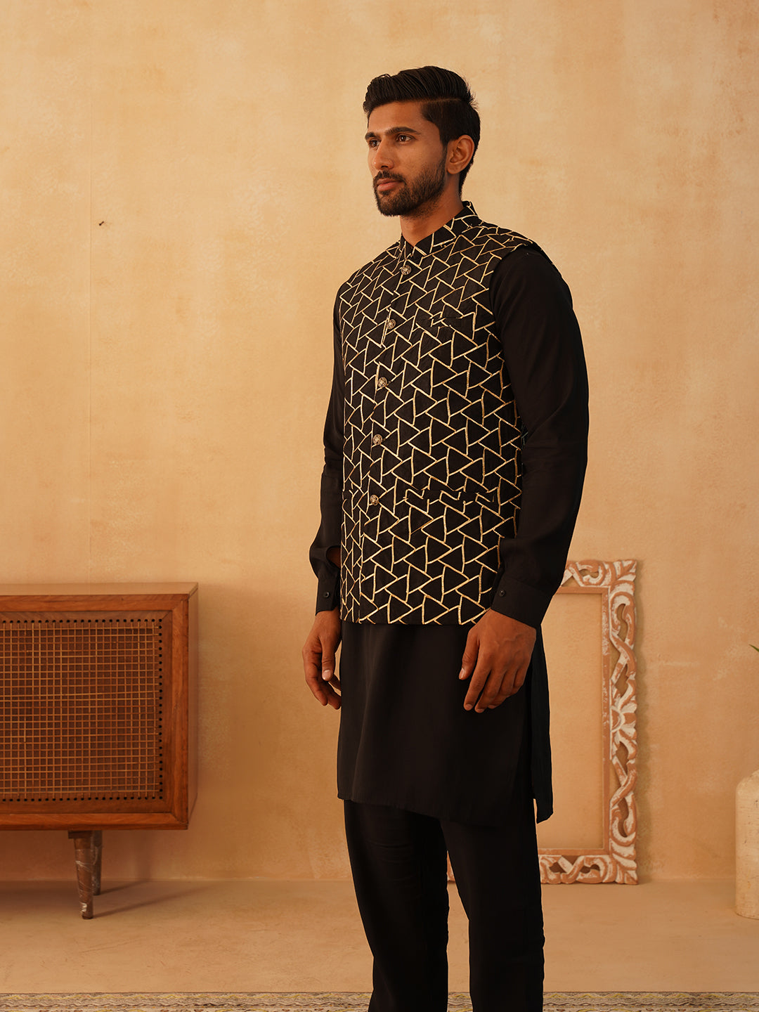 DesiQlo Men Embroidered Nehru Jacket and Kurta Pyjama S - JO 9black