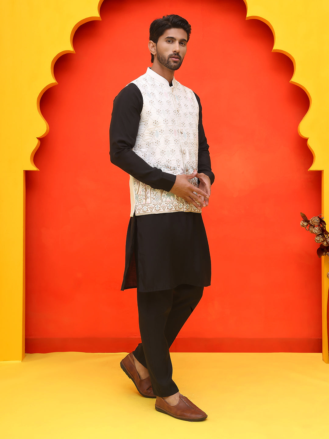 DesiQlo Men Embroidered Nehru Jacket and Kurta Pyjama S - JO 4whi 2