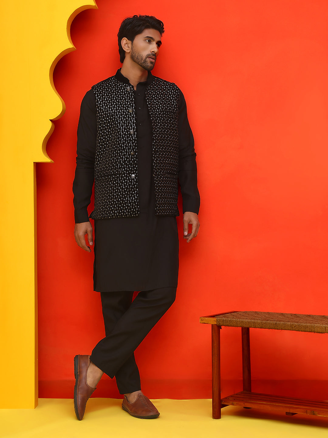 DesiQlo Men Embroidered Nehru Jacket and Kurta Pyjama S - JO 6black