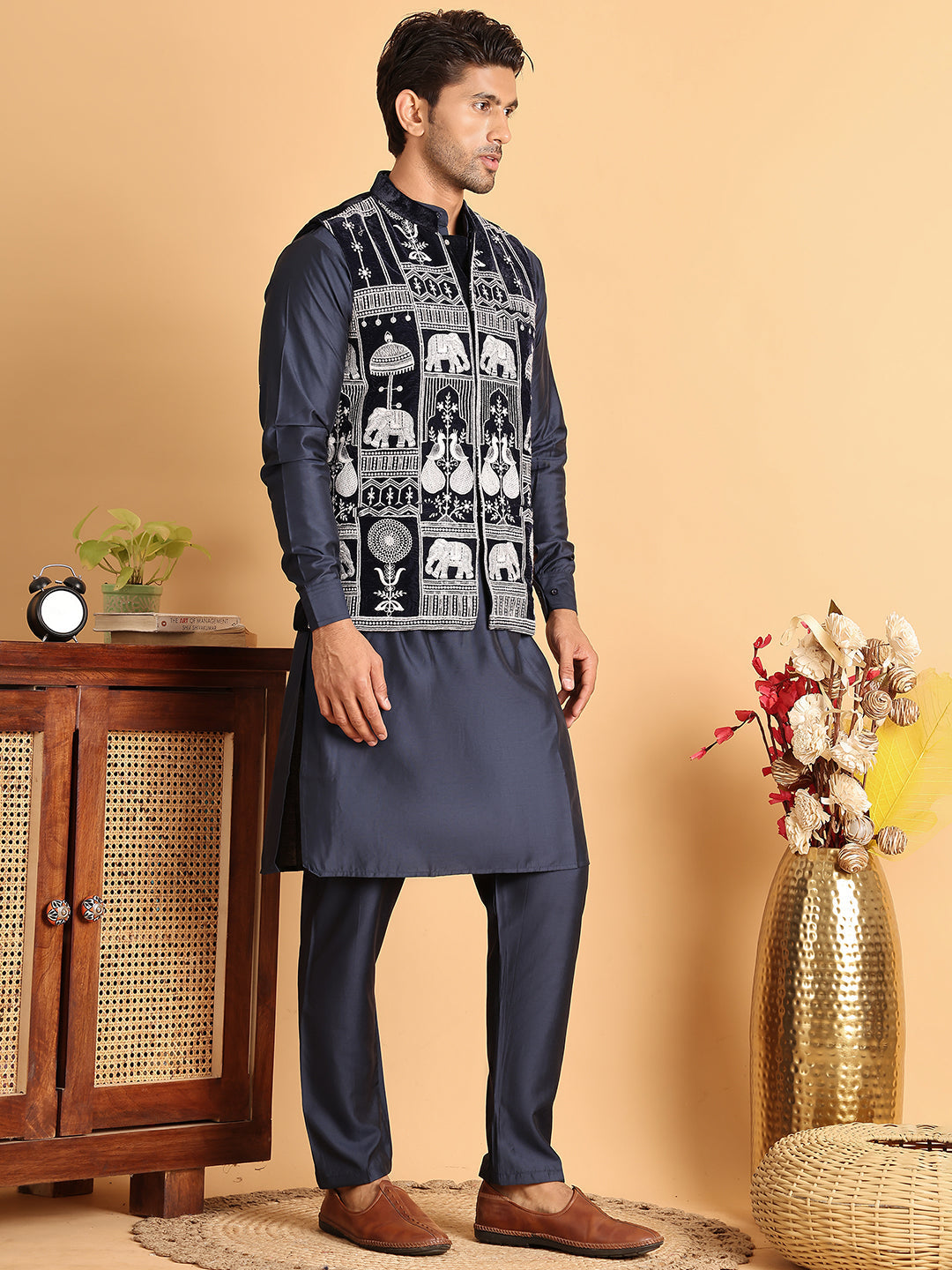 DesiQlo Men Embroidered Nehru Jacket and Kurta Pyjama S - JO 19navy