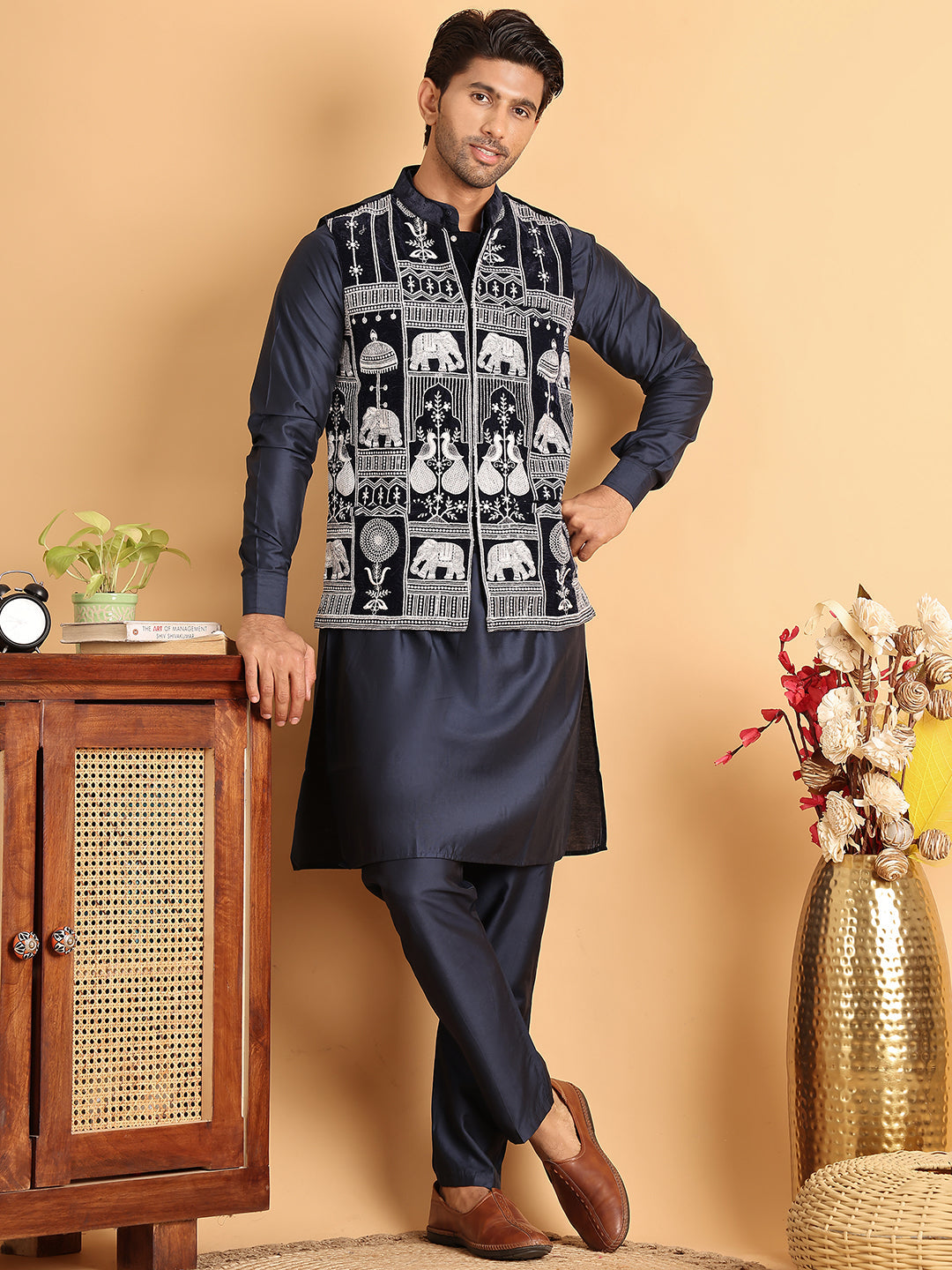 DesiQlo Men Embroidered Nehru Jacket and Kurta Pyjama S - JO 19navy