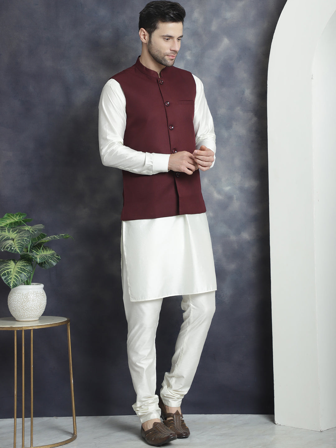 DesiQlo Men Solid Nehru Jacket and Kurta Pyjama Set - Maroon