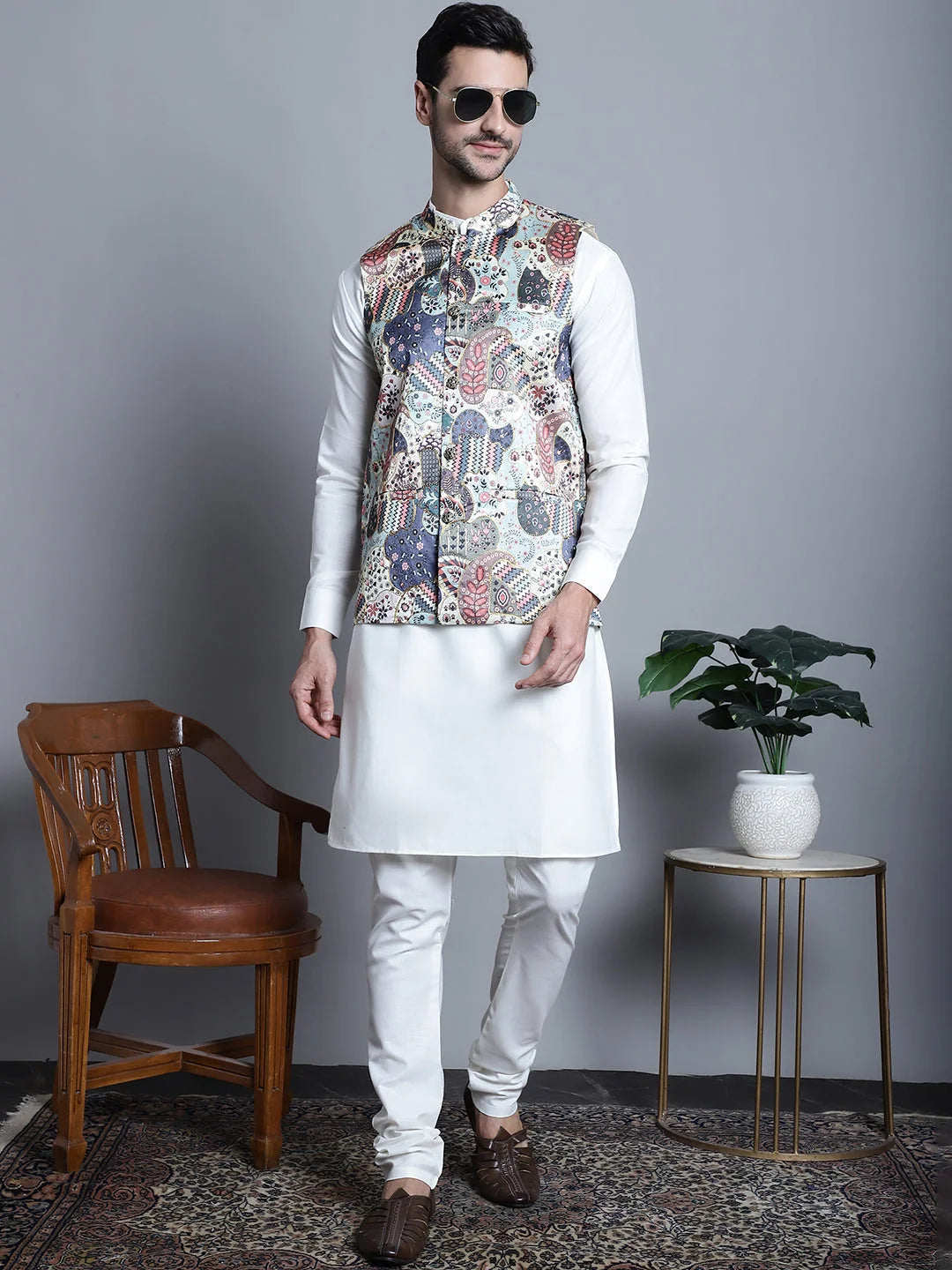 Men's Digital Print and Zari Work Nehru Jacket With Kurta Solid Pyjama Set