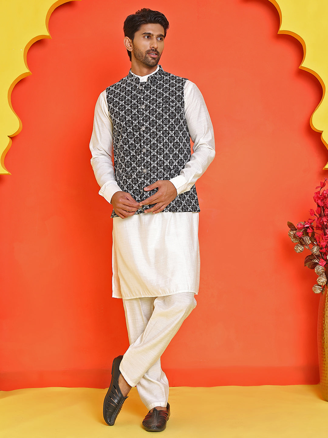 DesiQlo Men Embroidered Nehru Jacket and Kurta Pyjama S - JO 0bla 2