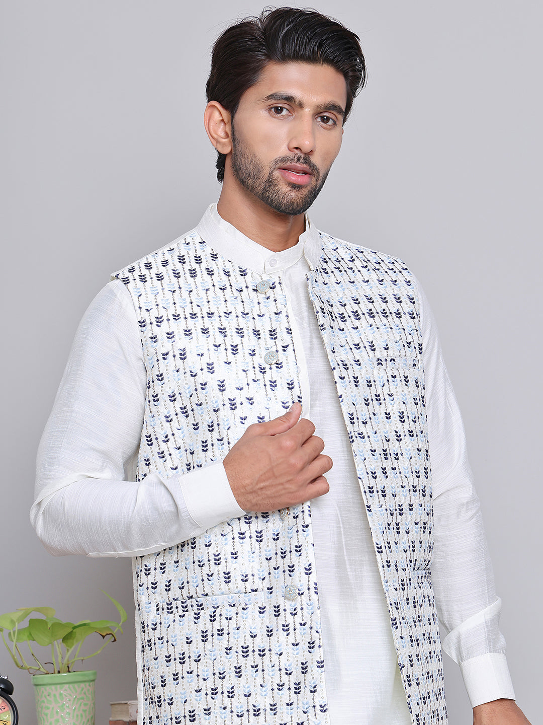 DesiQlo Men Embroidered Nehru Jacket and Kurta Pyjama S - JO 21blue