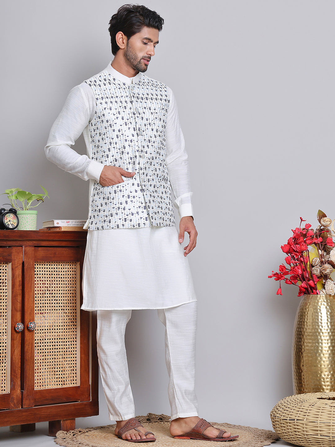 DesiQlo Men Embroidered Nehru Jacket and Kurta Pyjama S - JO 21blue