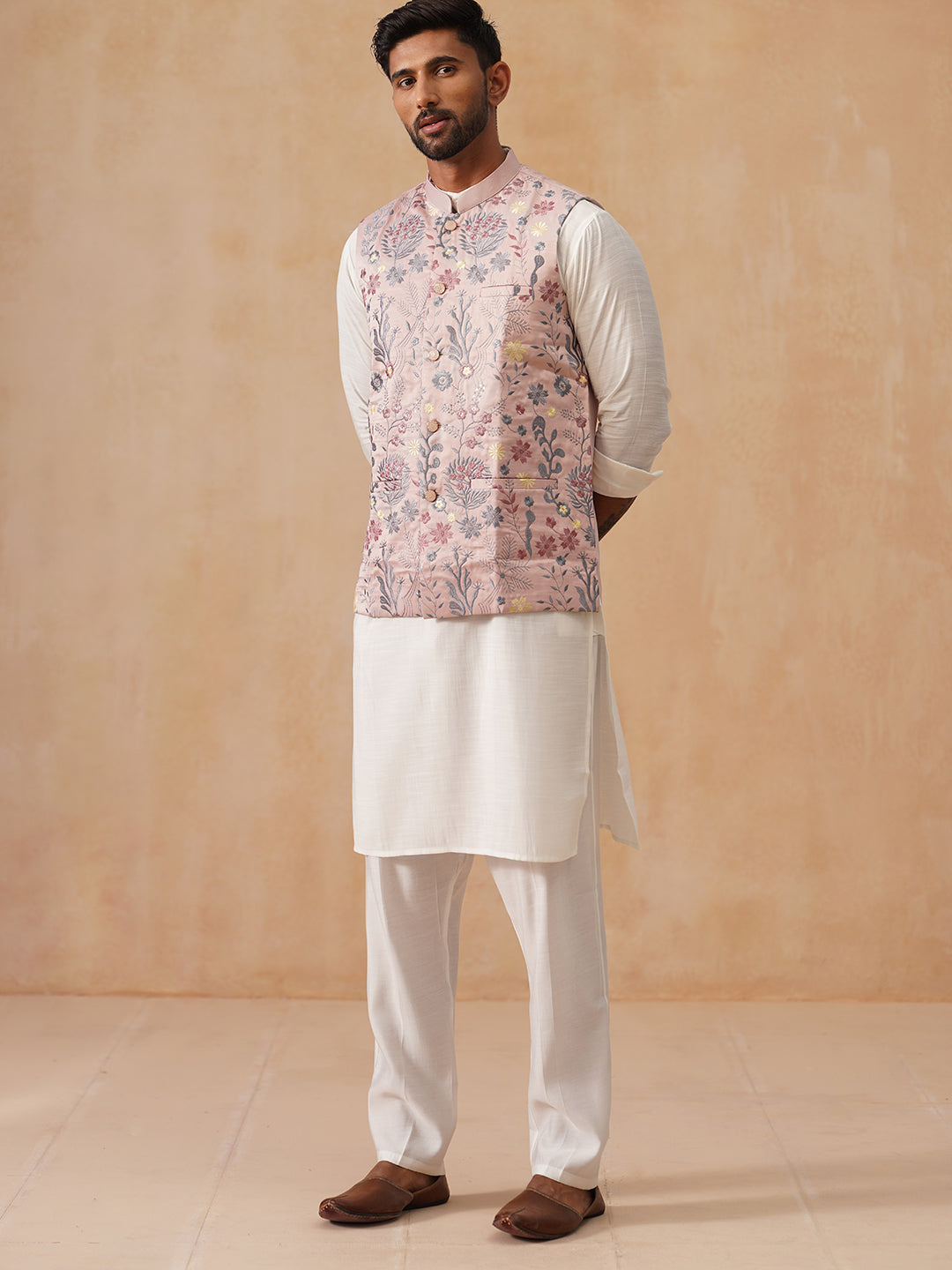 DesiQlo Men Embroidered Nehru Jacket and Kurta Pyjama S - JO 6peach