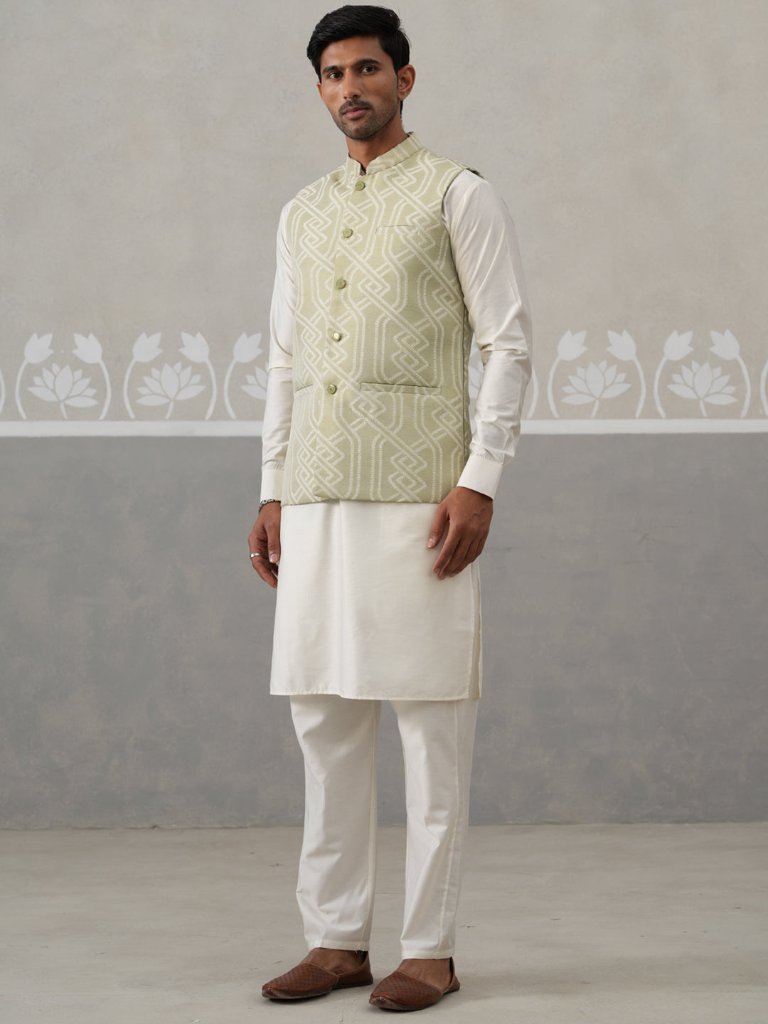 DesiQlo Men Embroidered Nehru Jacket and Kurta Pyjama S - JOKPWC_592W_