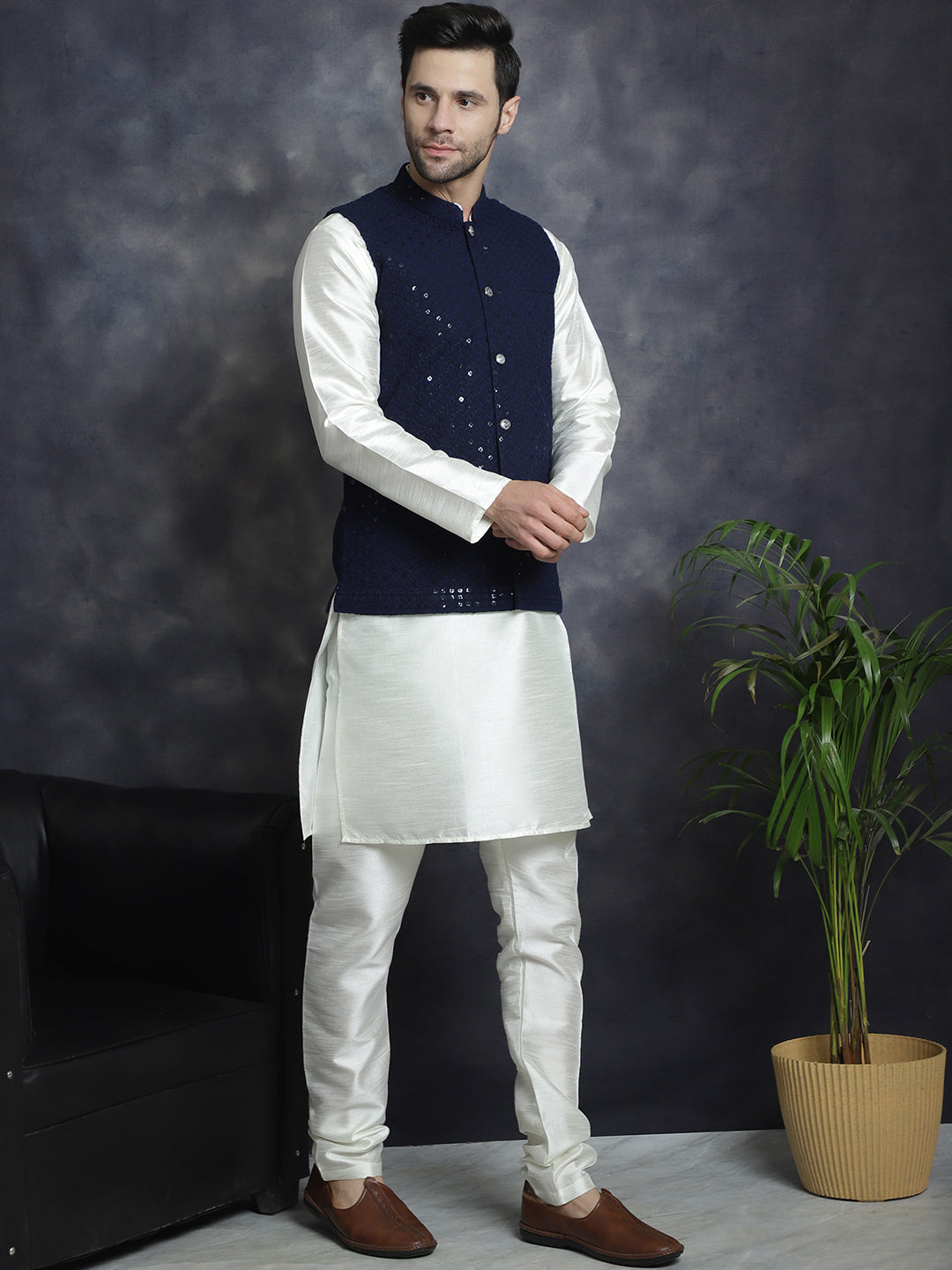 DesiQlo Men Embroidered Nehru Jacket and Kurta Pyjama S - JOKPWC_636B_