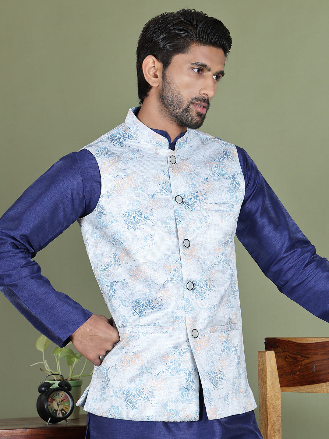DesiQlo Men Printed Nehru Jacket and Kurta Pyjama Set - Silver