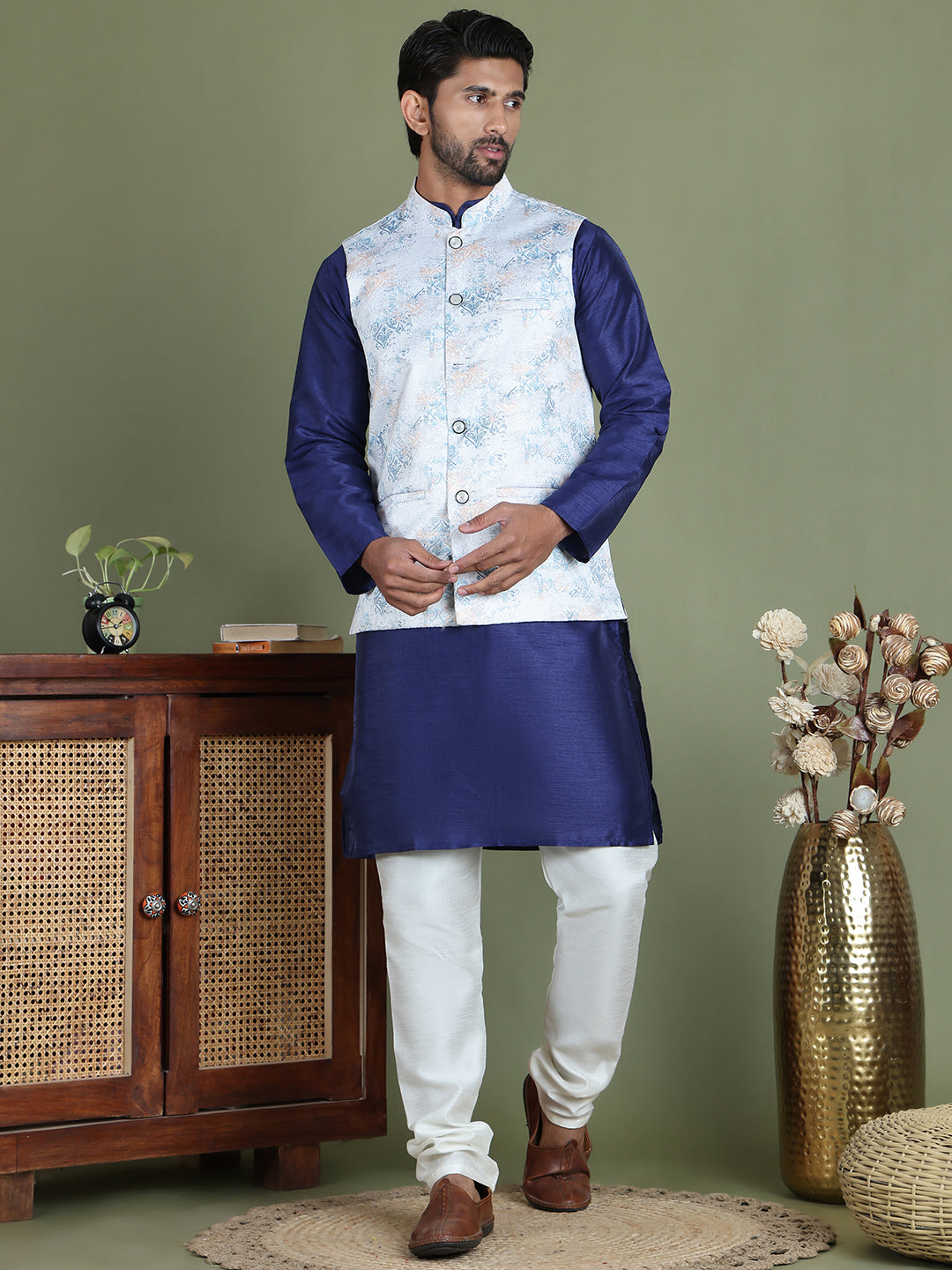 DesiQlo Men Printed Nehru Jacket and Kurta Pyjama Set - Silver
