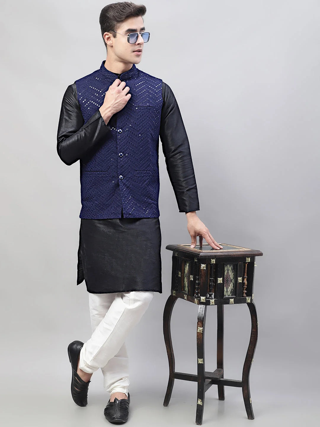 Men Black Solid Kurta Pyjama with Navy Blue Embroidered Nehru Jacket