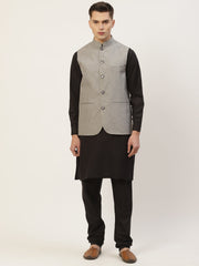 Men's Kurta Pyjama With Black Solid Nehru Jacket (JOKPWC W-F 4033 F )