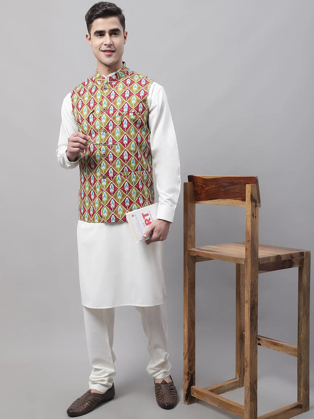 Men off-White Solid Kurta Pyjama with Olive Printed Nehru Jacket