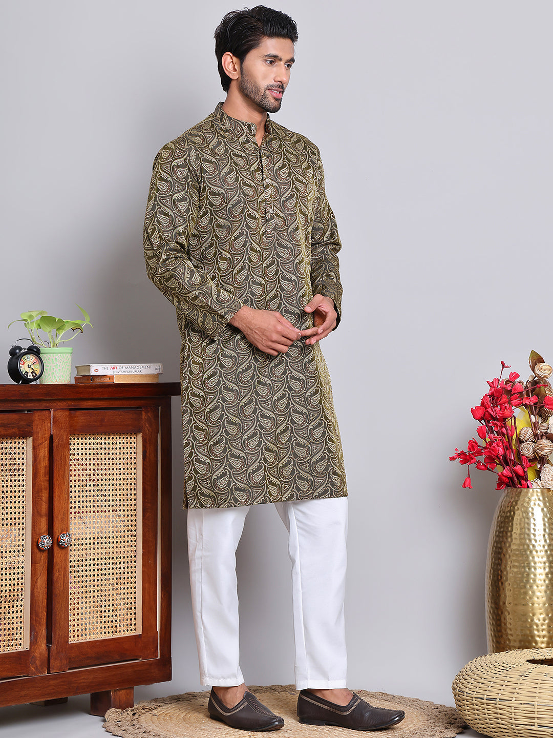 DesiQlo Men Woven Design Kurta Pyjama Set - Black