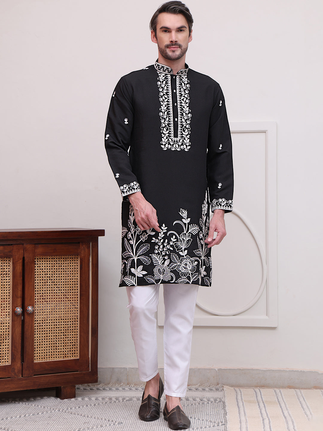 DesiQlo Men Embroidered Kurta Pyjama Set - Black - JOKP_P_5100Black_S