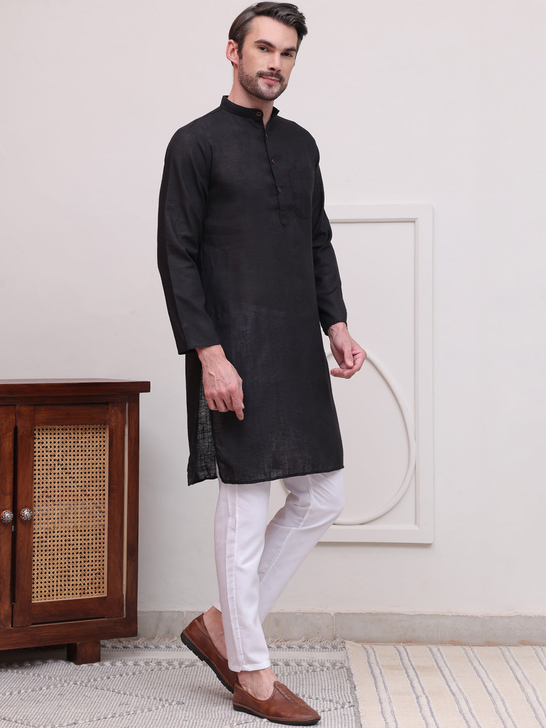 DesiQlo Men Solid Kurta Pyjama Set - Black - JOKP_P_5101Black_S