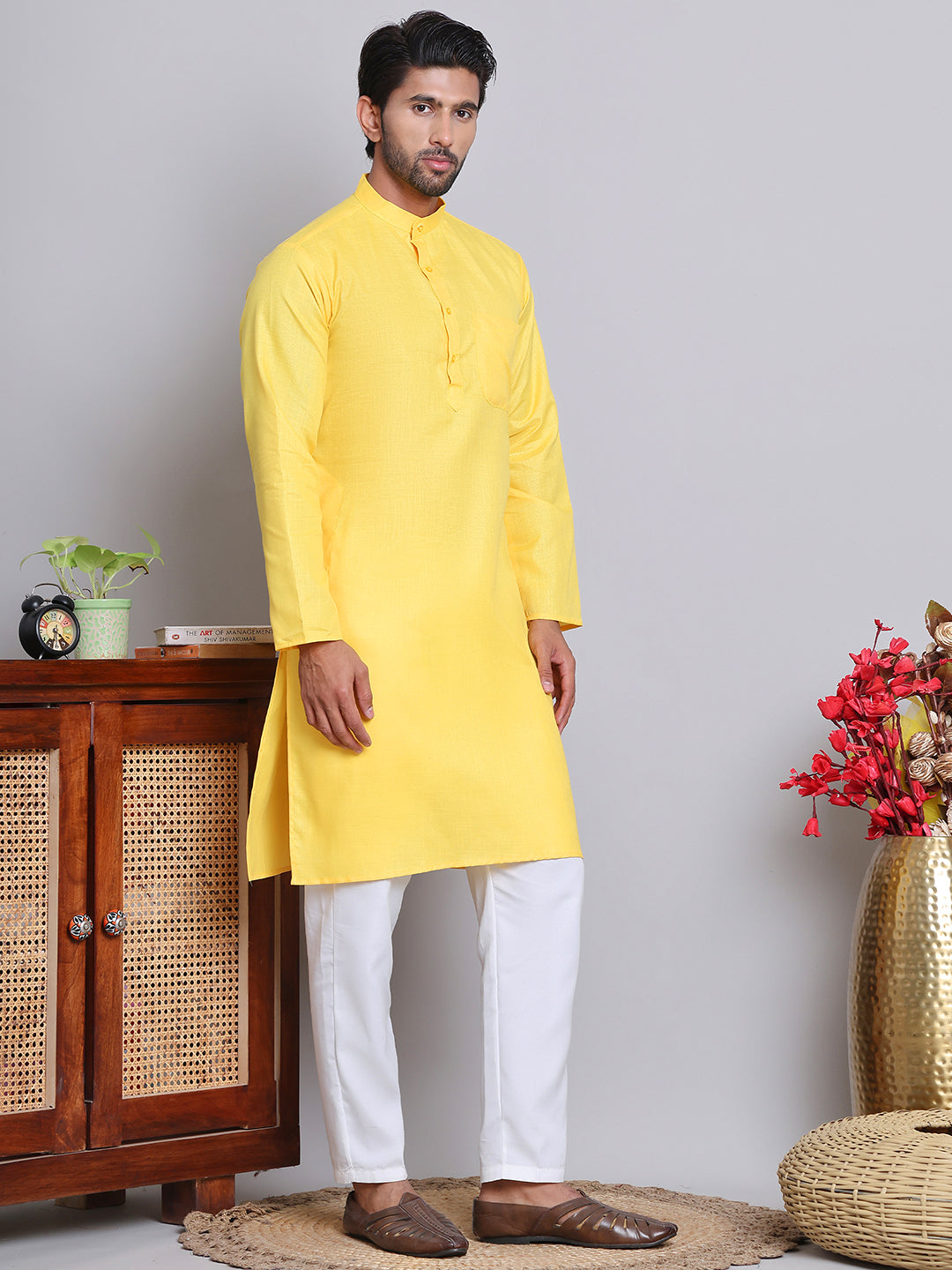 DesiQlo Men Solid Kurta Pyjama Set - Yellow