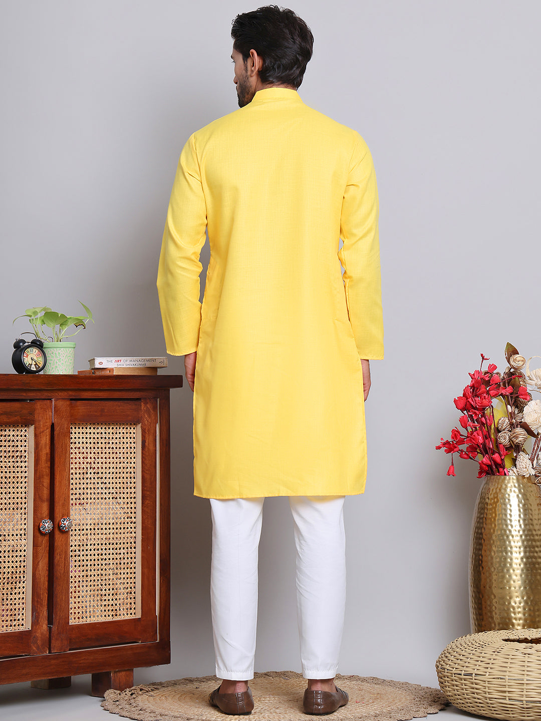 DesiQlo Men Solid Kurta Pyjama Set - Yellow