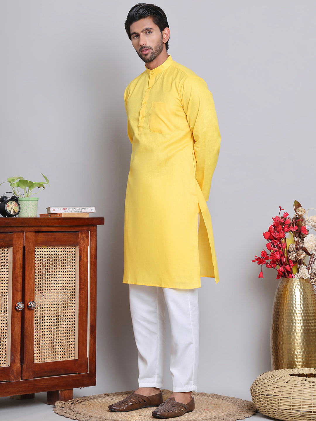 DesiQlo Men Solid Kurta Pyjama Set - Yellow
