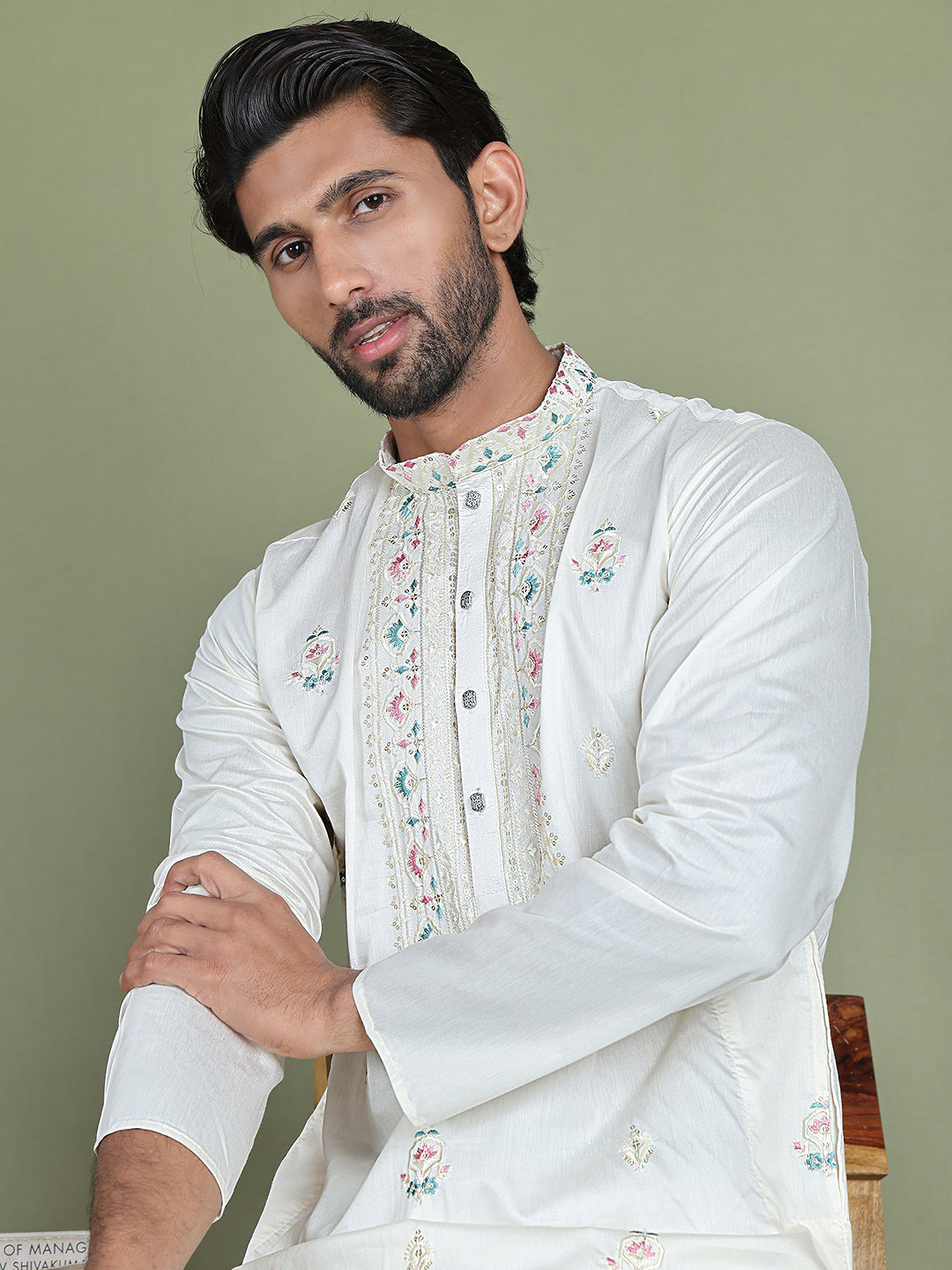 DesiQlo Men Embroidered Kurta Pyjama Set - White - JOKP_5160White_S