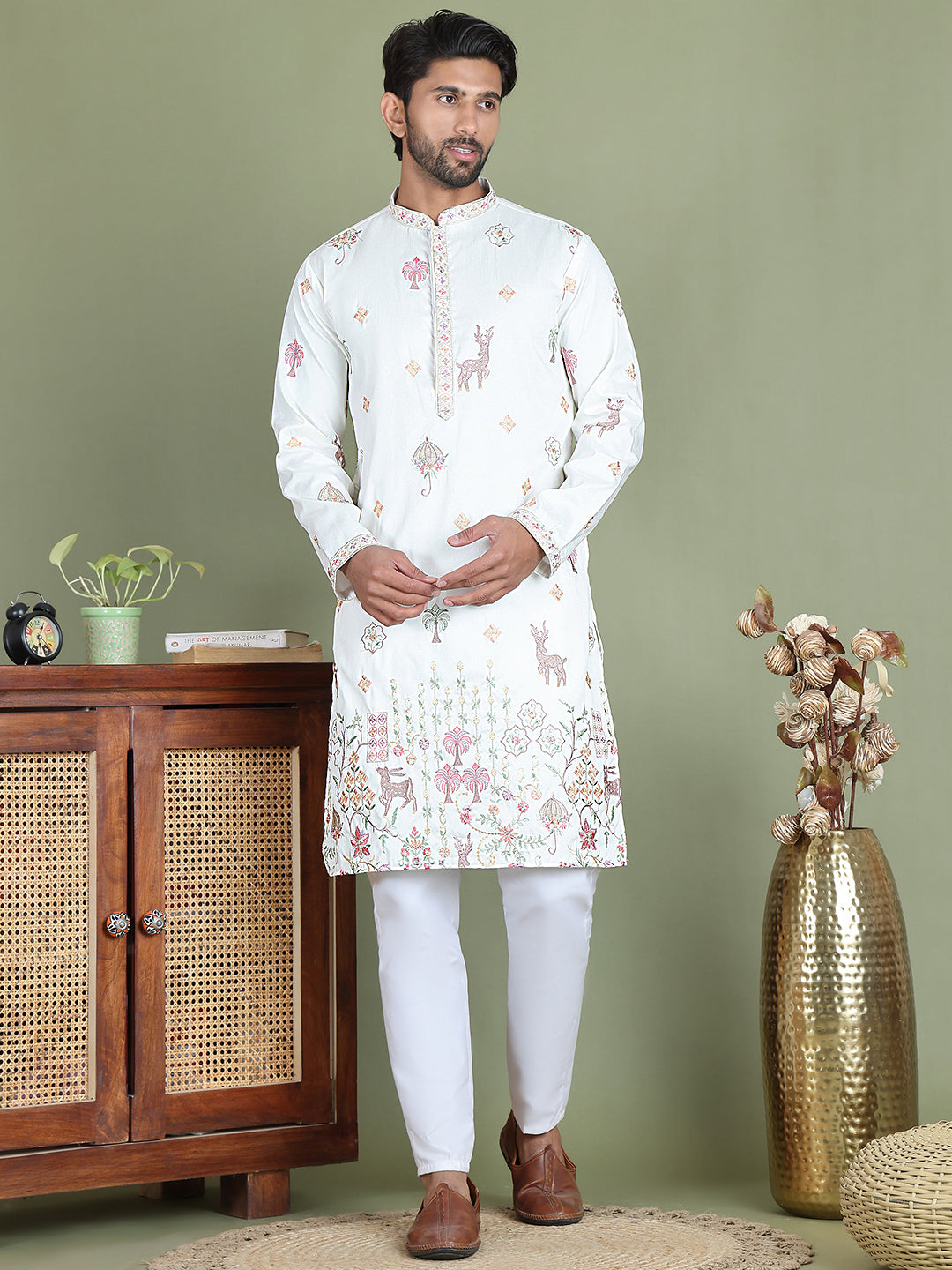 DesiQlo Men Embroidered Kurta Pyjama Set - White - JOKP_5163White_S