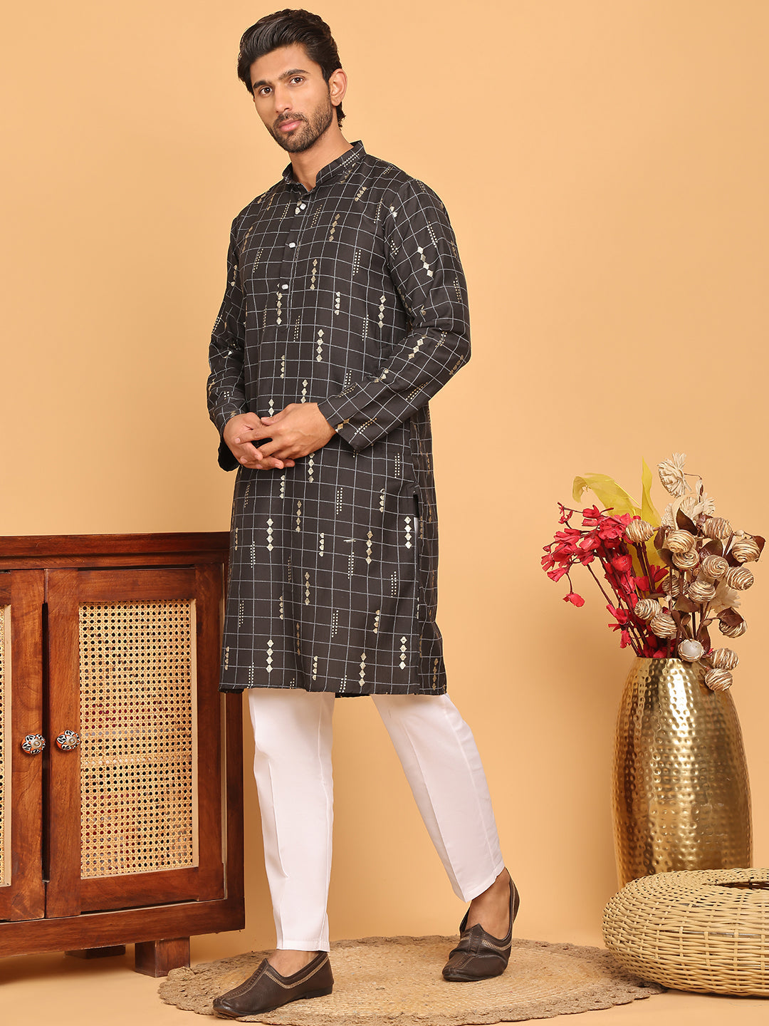DesiQlo Men Printed Kurta Pyjama Set - Black - JOKP_P_5170Black_S