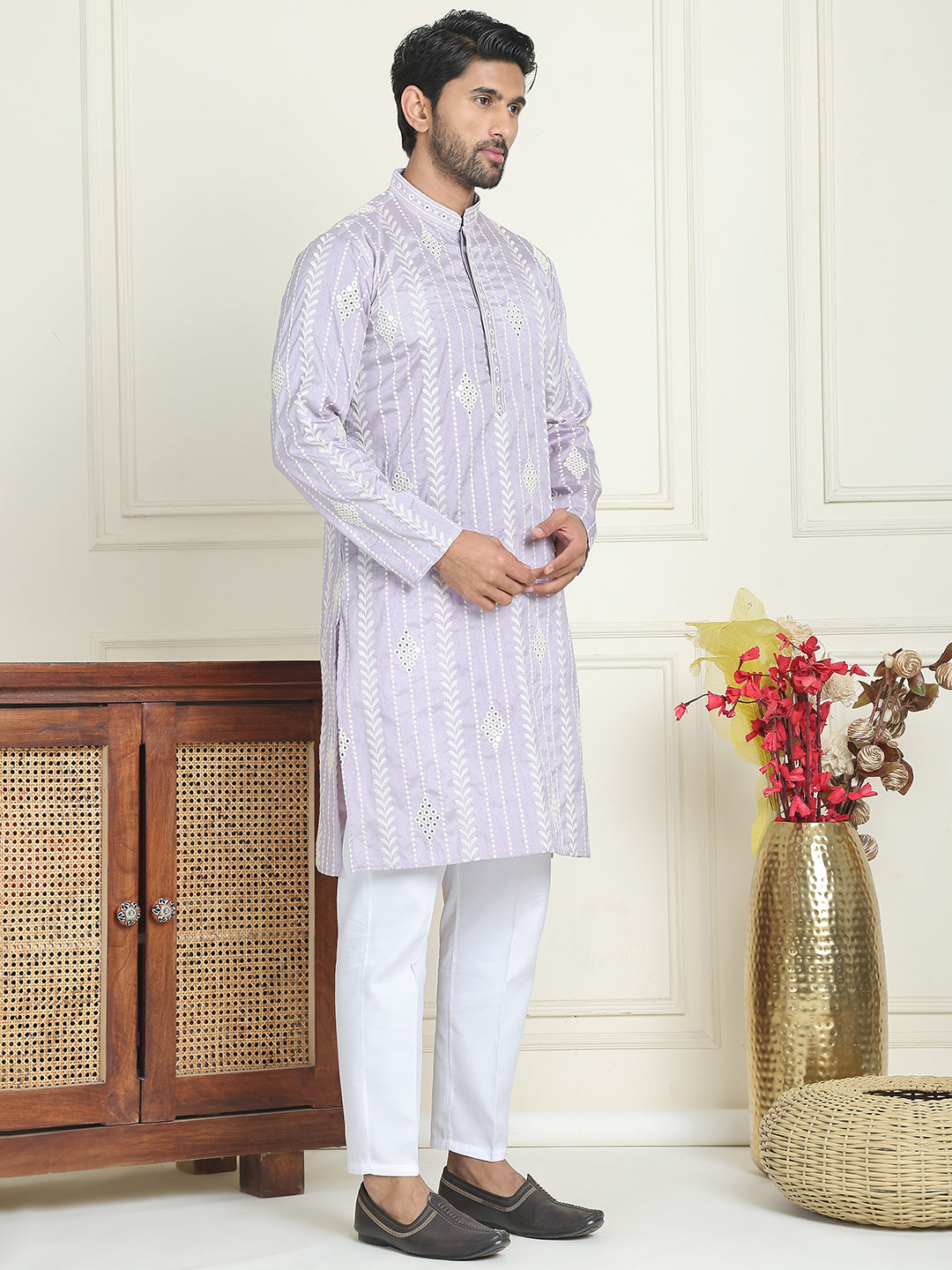 DesiQlo Men Embroidered Kurta Pyjama Set - Purple - JOKP_P_5199lavende