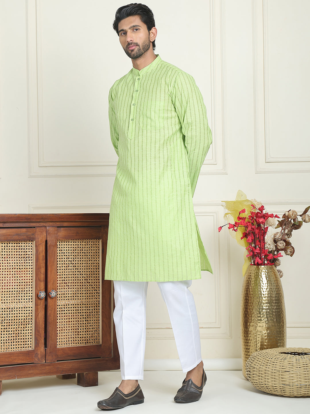 DesiQlo Men Striped Kurta Pyjama Set - Green