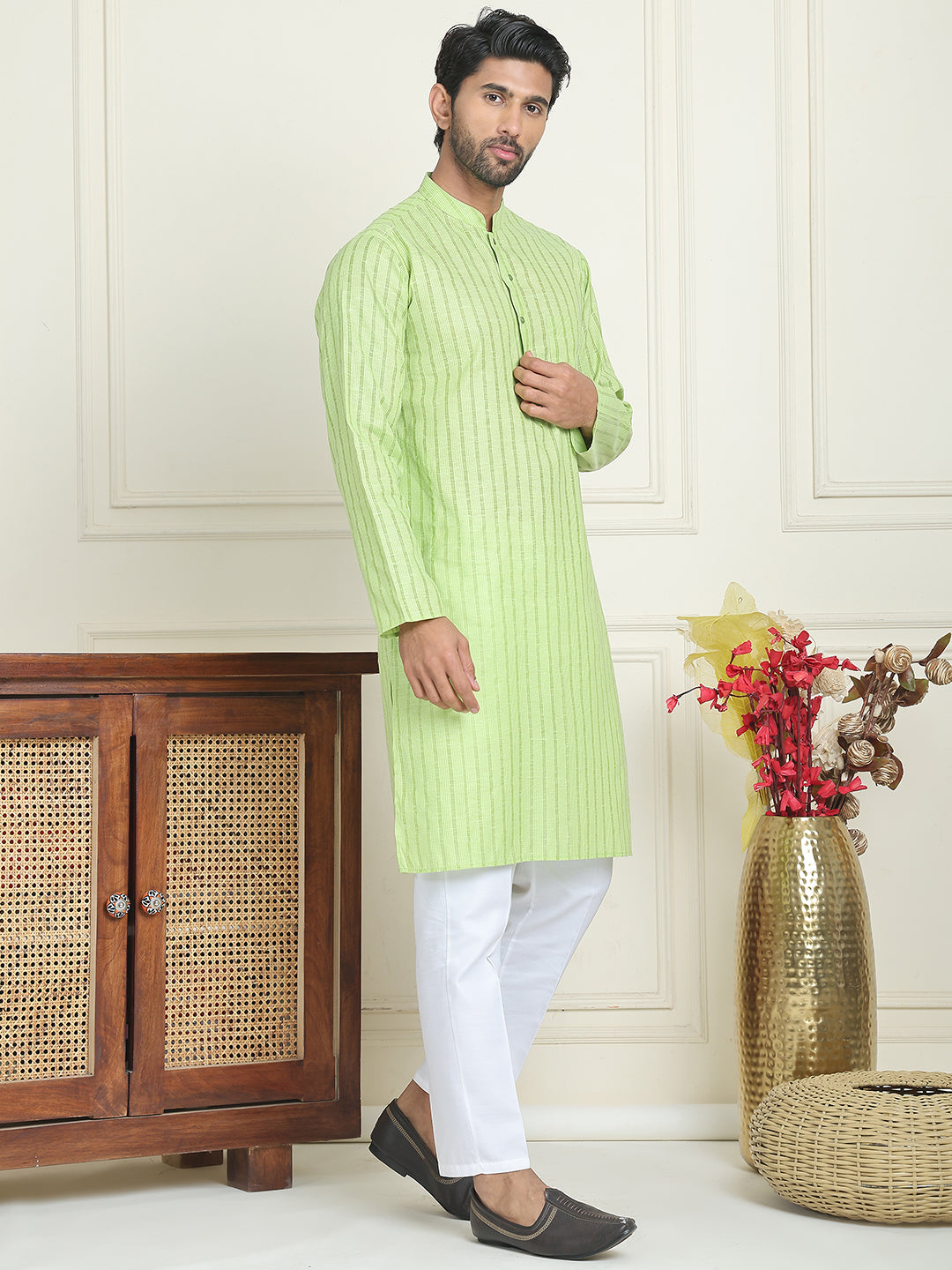 DesiQlo Men Striped Kurta Pyjama Set - Green