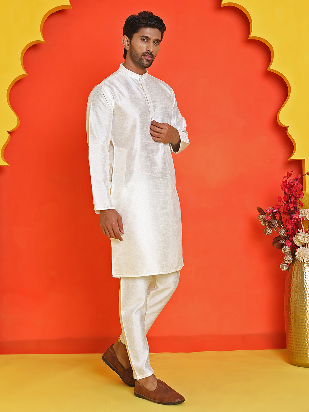 DesiQlo Men Solid Kurta Pyjama Set - White - JOKP_P_5209White_S