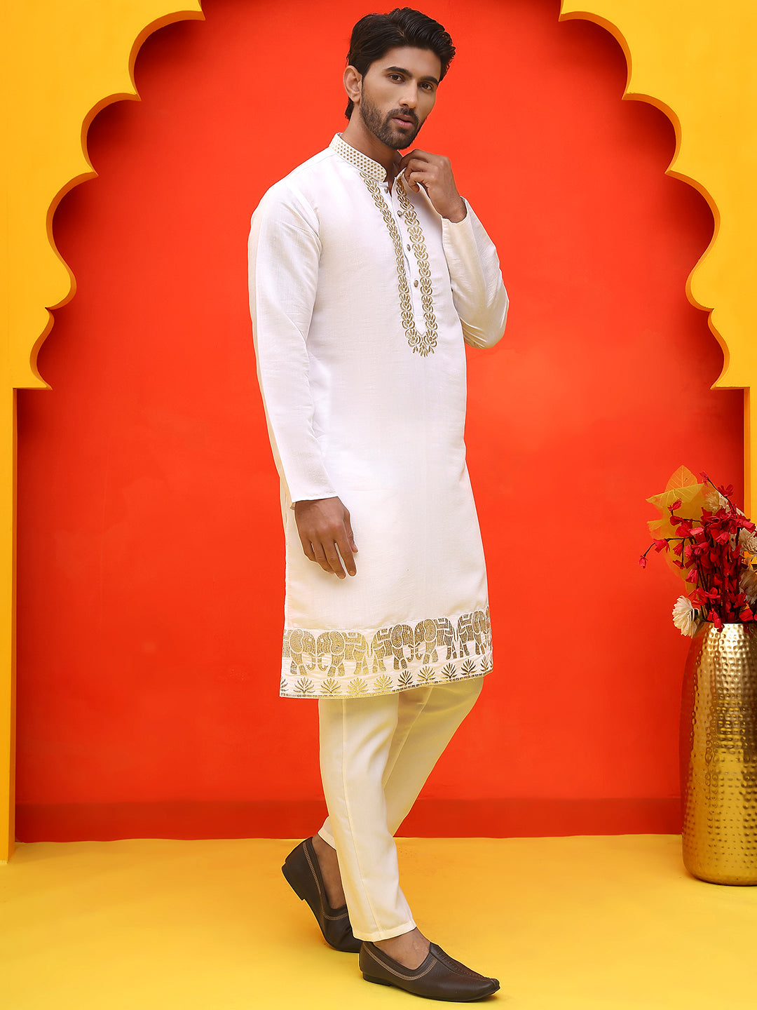 DesiQlo Men Embroidered Kurta Pyjama Set - White - JOKP_P_5219White_S