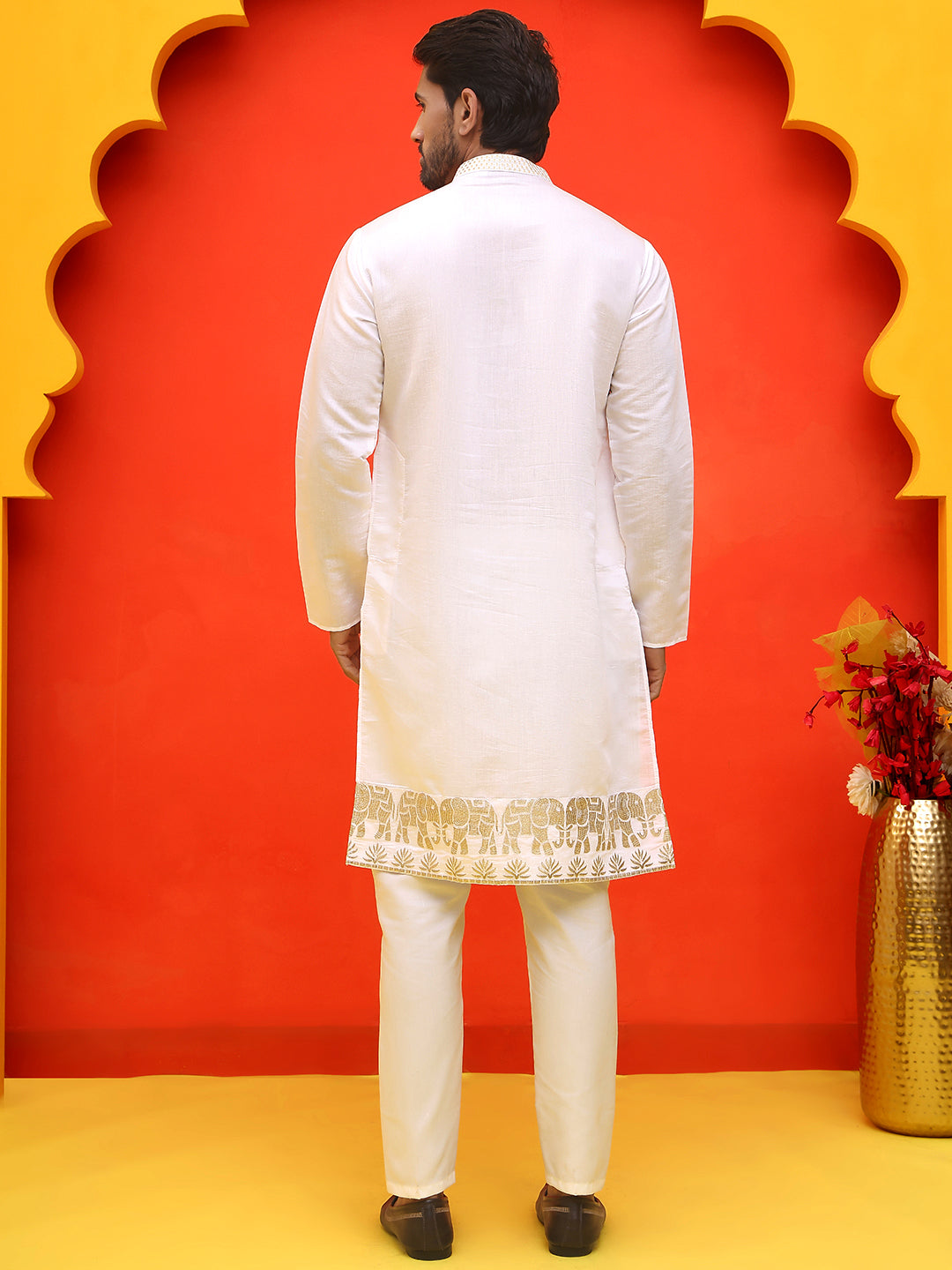DesiQlo Men Embroidered Kurta Pyjama Set - White - JOKP_P_5219White_S