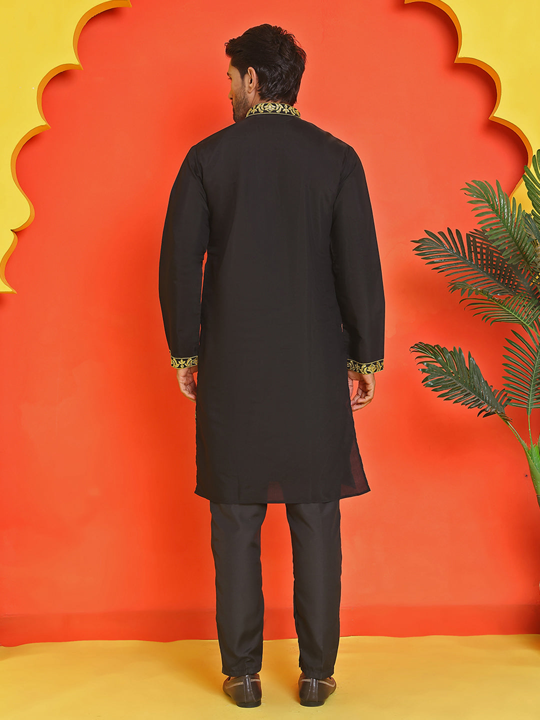 DesiQlo Men Embroidered Kurta Pyjama Set - Black - JOKP_B-P_5226Black_