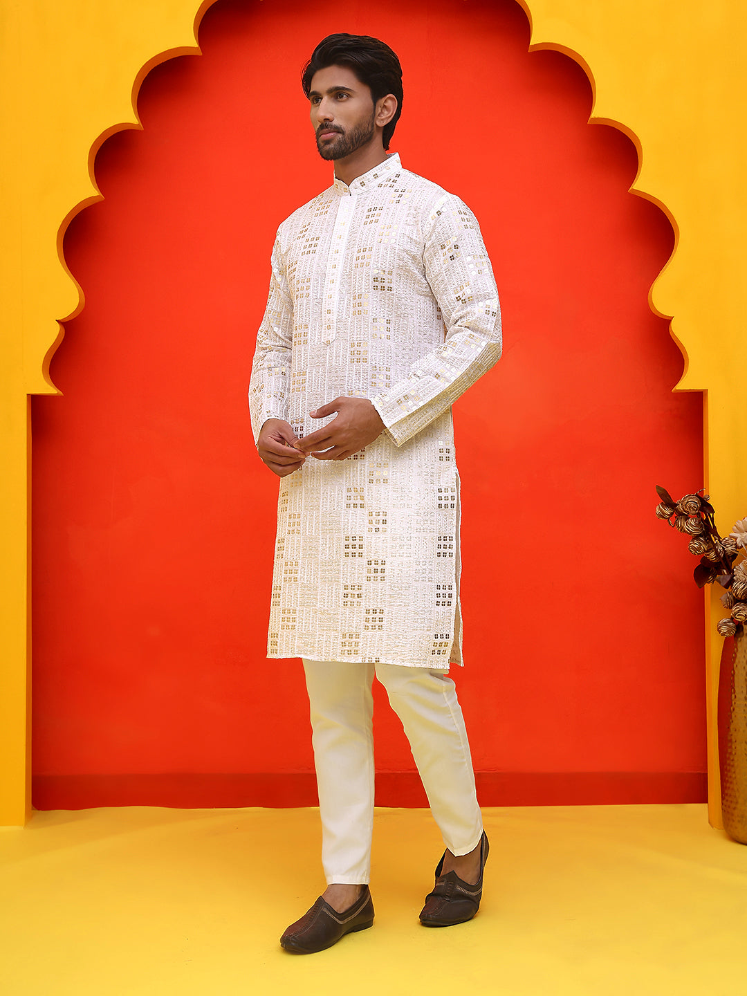 DesiQlo Men Embroidered Kurta Pyjama Set - White - JOKP_P_5233White_S