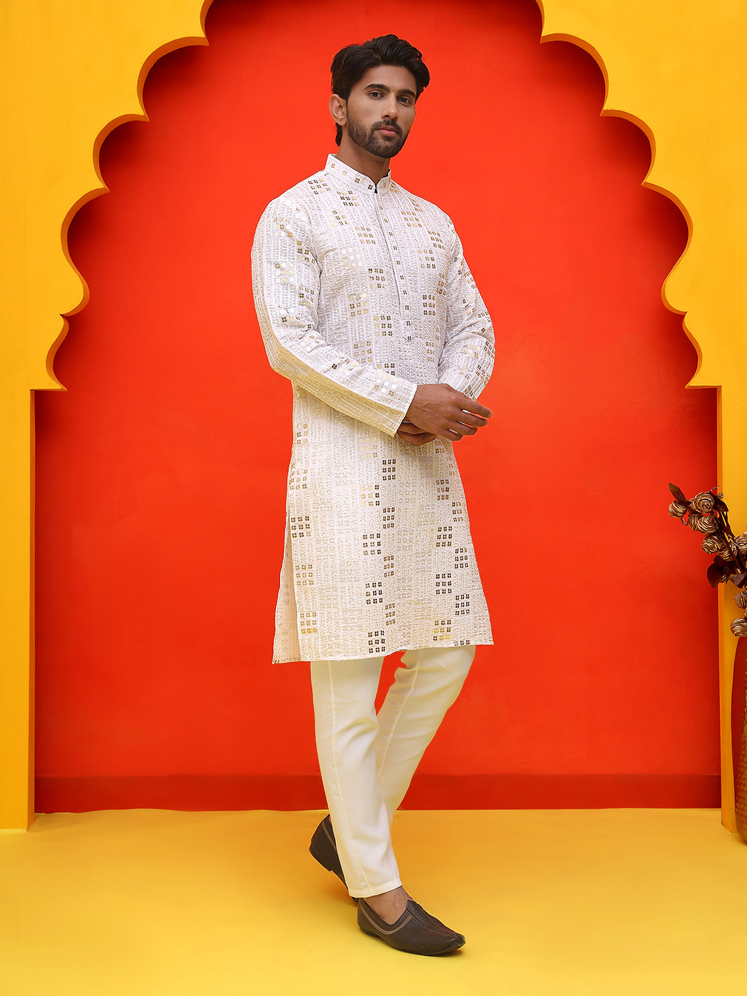 DesiQlo Men Embroidered Kurta Pyjama Set - White - JOKP_P_5233White_S