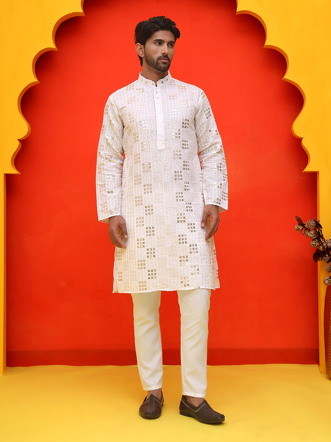 DesiQlo Men Embroidered Kurta Pyjama Set - White - JOKP_P_5233White_S