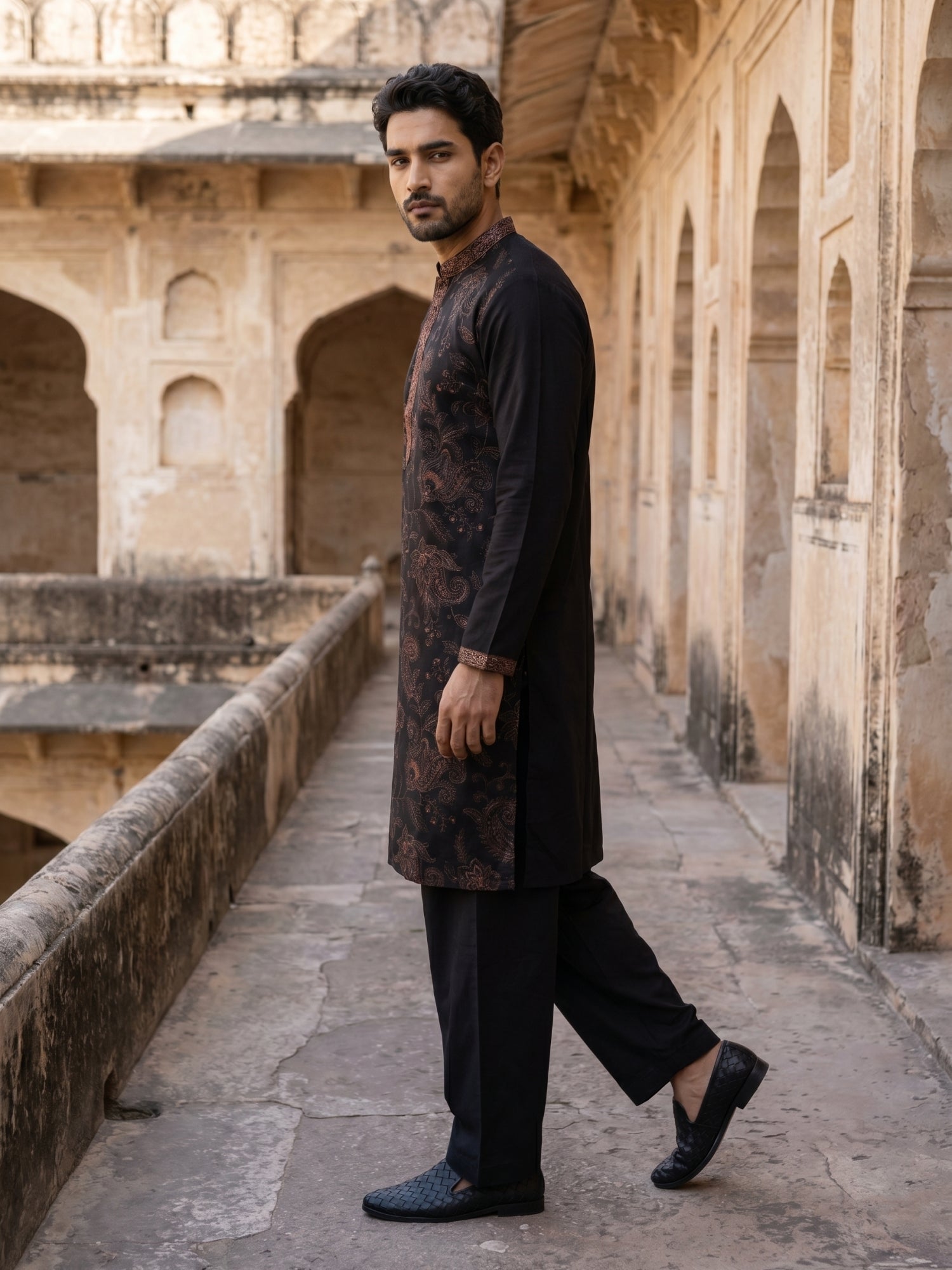 DesiQlo Men Embroidered Kurta Pyjama Set - Gold
