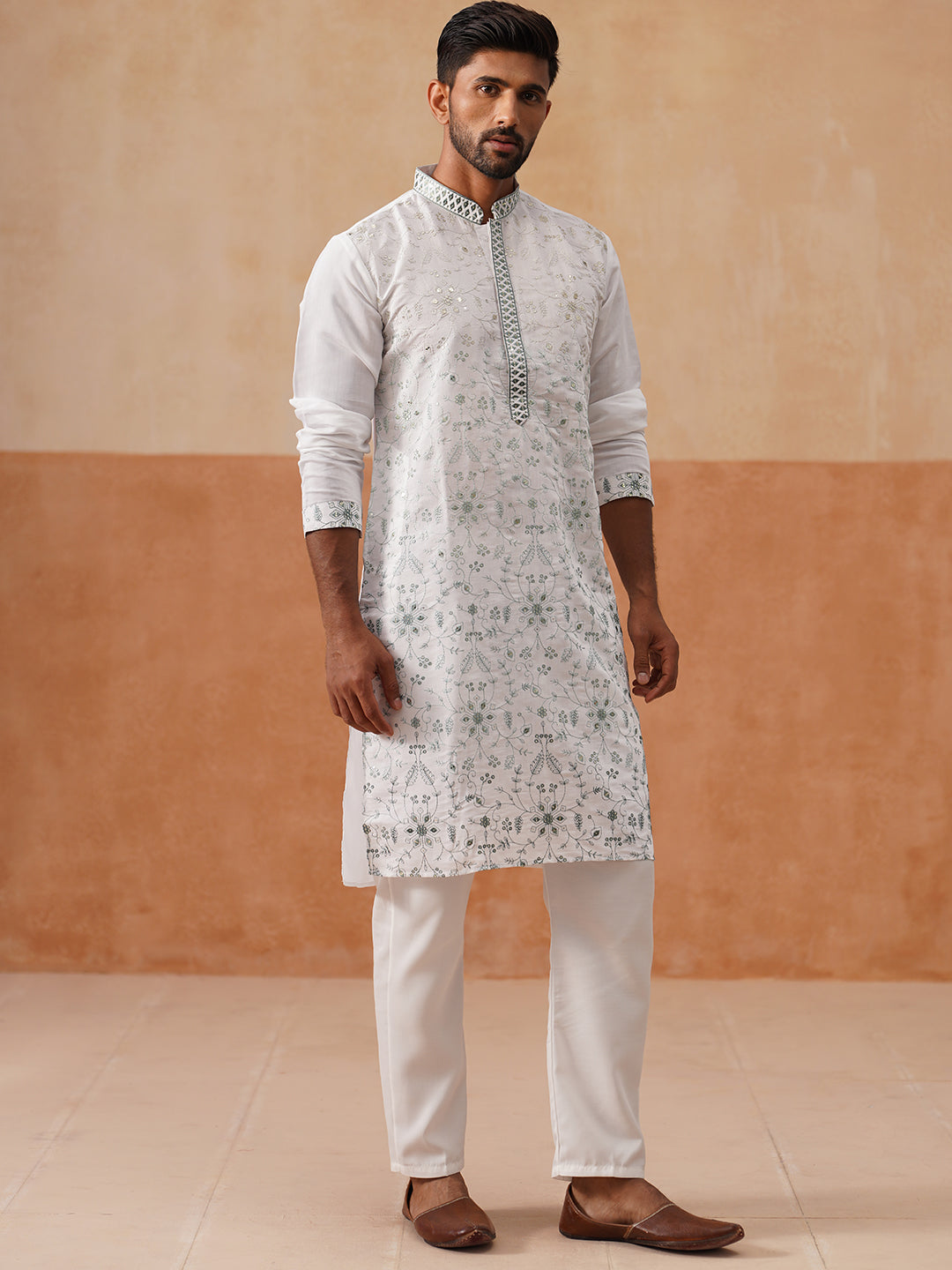 DesiQlo Men Embroidered Kurta Pyjama Set - White - JOKP_P_5296White_S