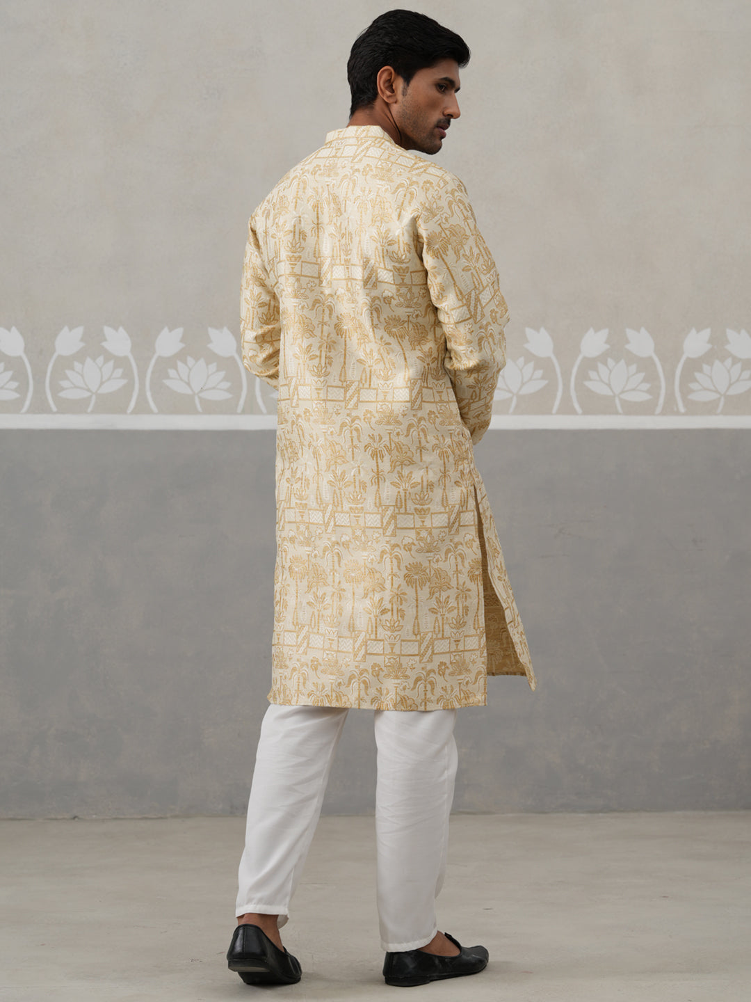 DesiQlo Men Self Design Kurta Pyjama Set - Gold