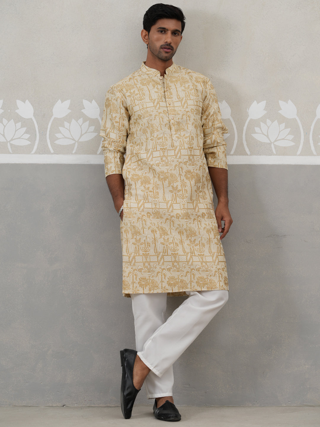 DesiQlo Men Self Design Kurta Pyjama Set - Gold