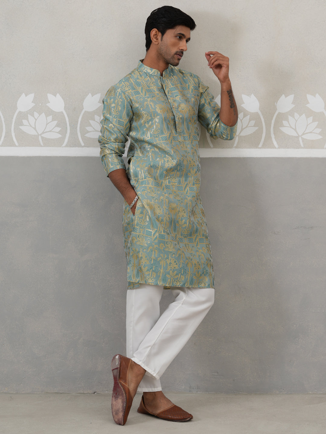 DesiQlo Men Self Design Kurta Pyjama Set - Multicolor