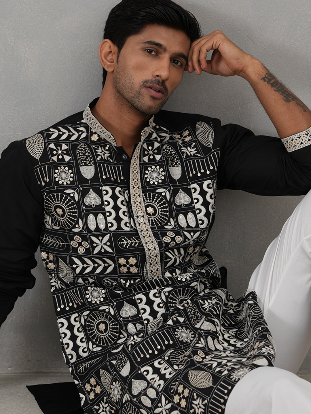 DesiQlo Men Embroidered Kurta Pyjama Set - Black - JOKP_P_5325Black_S