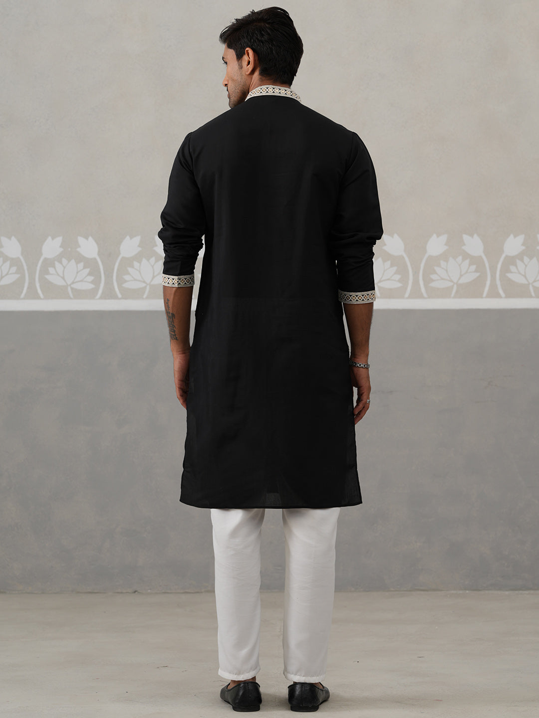 DesiQlo Men Embroidered Kurta Pyjama Set - Black - JOKP_P_5325Black_S