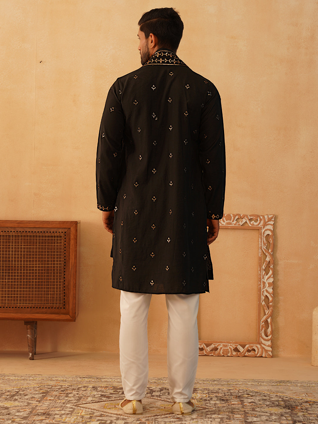 DesiQlo Men Embroidered Kurta Pyjama Set - Black - KOD_5088black_S