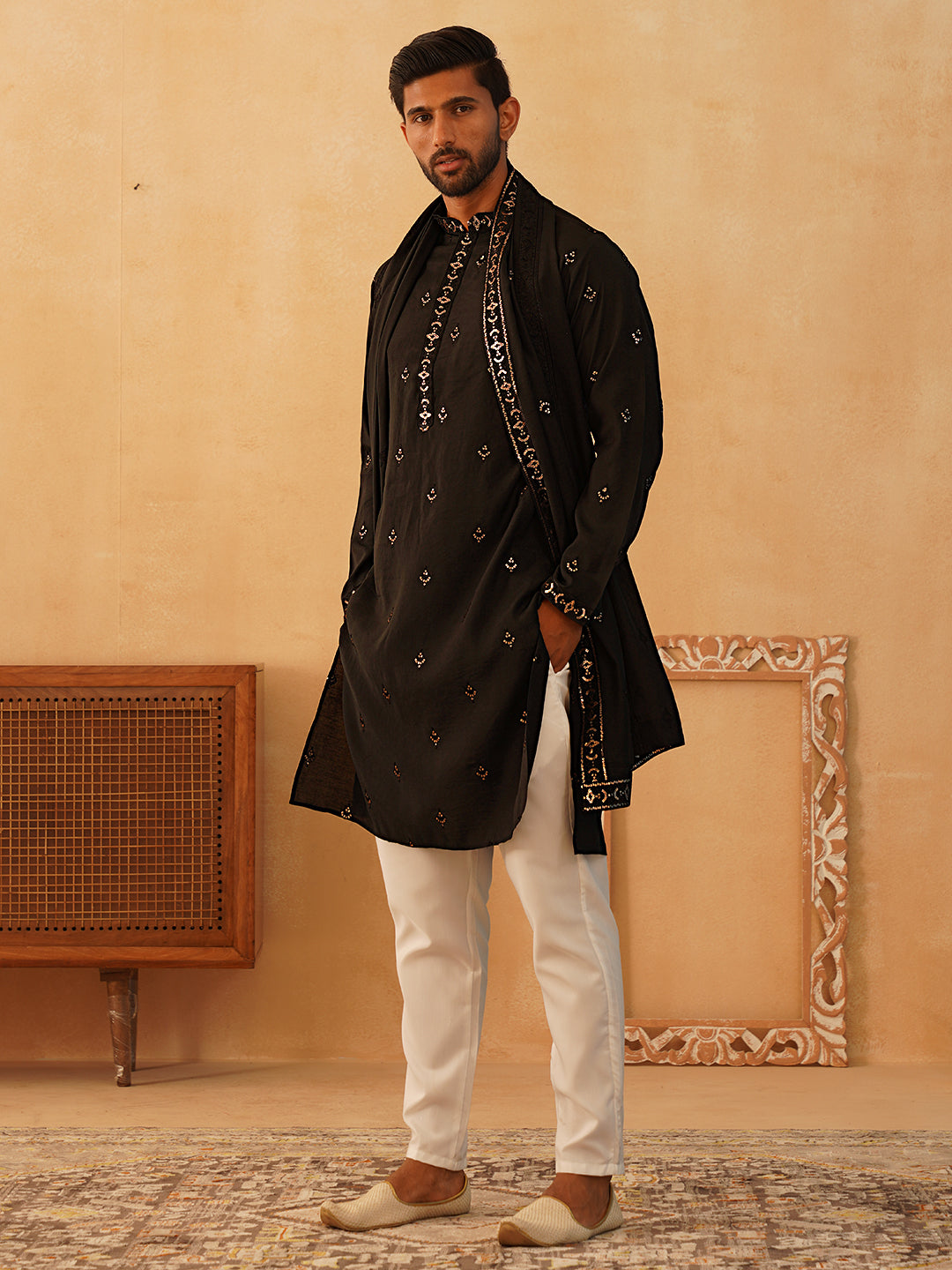 DesiQlo Men Embroidered Kurta Pyjama Set - Black - KOD_5088black_S