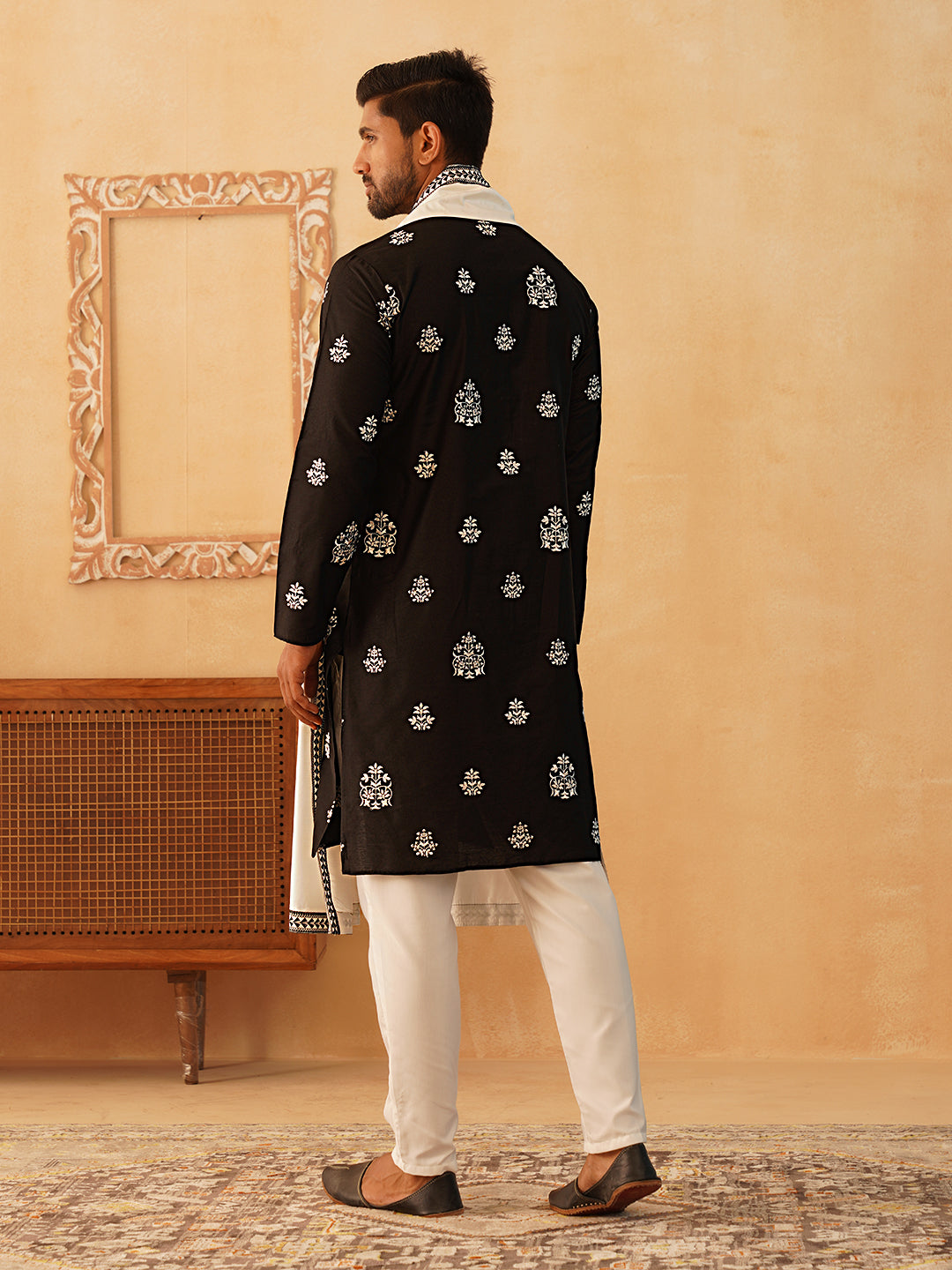 DesiQlo Men Embroidered Kurta Pyjama Set - Black - KOD_5091black_S