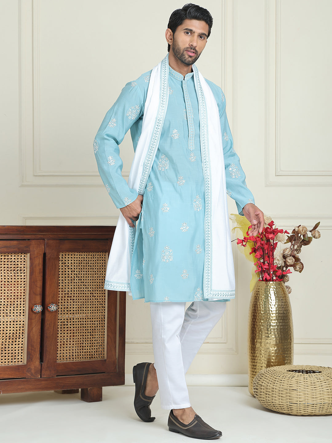 DesiQlo Men Embroidered Kurta Pyjama Set - Blue - KOD_5091sky_S