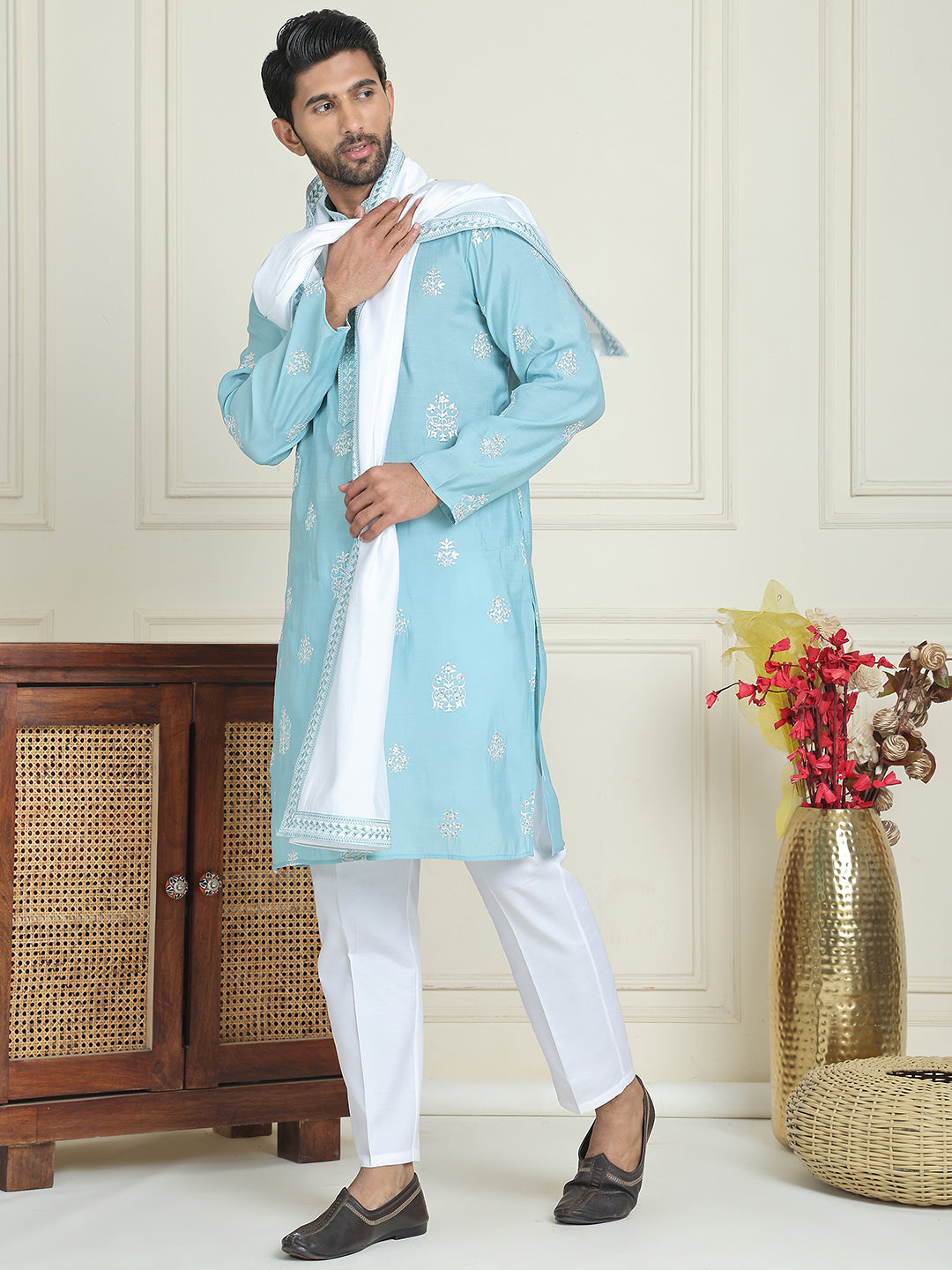 DesiQlo Men Embroidered Kurta Pyjama Set - Blue - KOD_5091sky_S